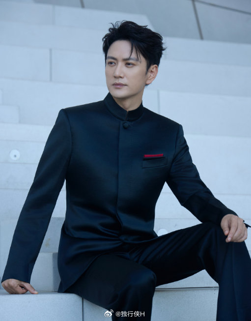 #王仁君飞天奖视帝# 在2026年10月9日举行的第35届中国电视剧“飞天奖”颁奖典礼上，王仁君凭借重大革命历史题材电视剧《浴血荣光》荣获优秀男演员奖（视帝）。[中国赞]#电视剧[超话]##王仁君问苍茫##王仁君# ​