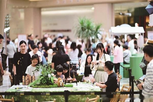 【端午邂逅父亲节、赛事与年中大促，长隆万博商圈假期消费“爸”气十足多元...