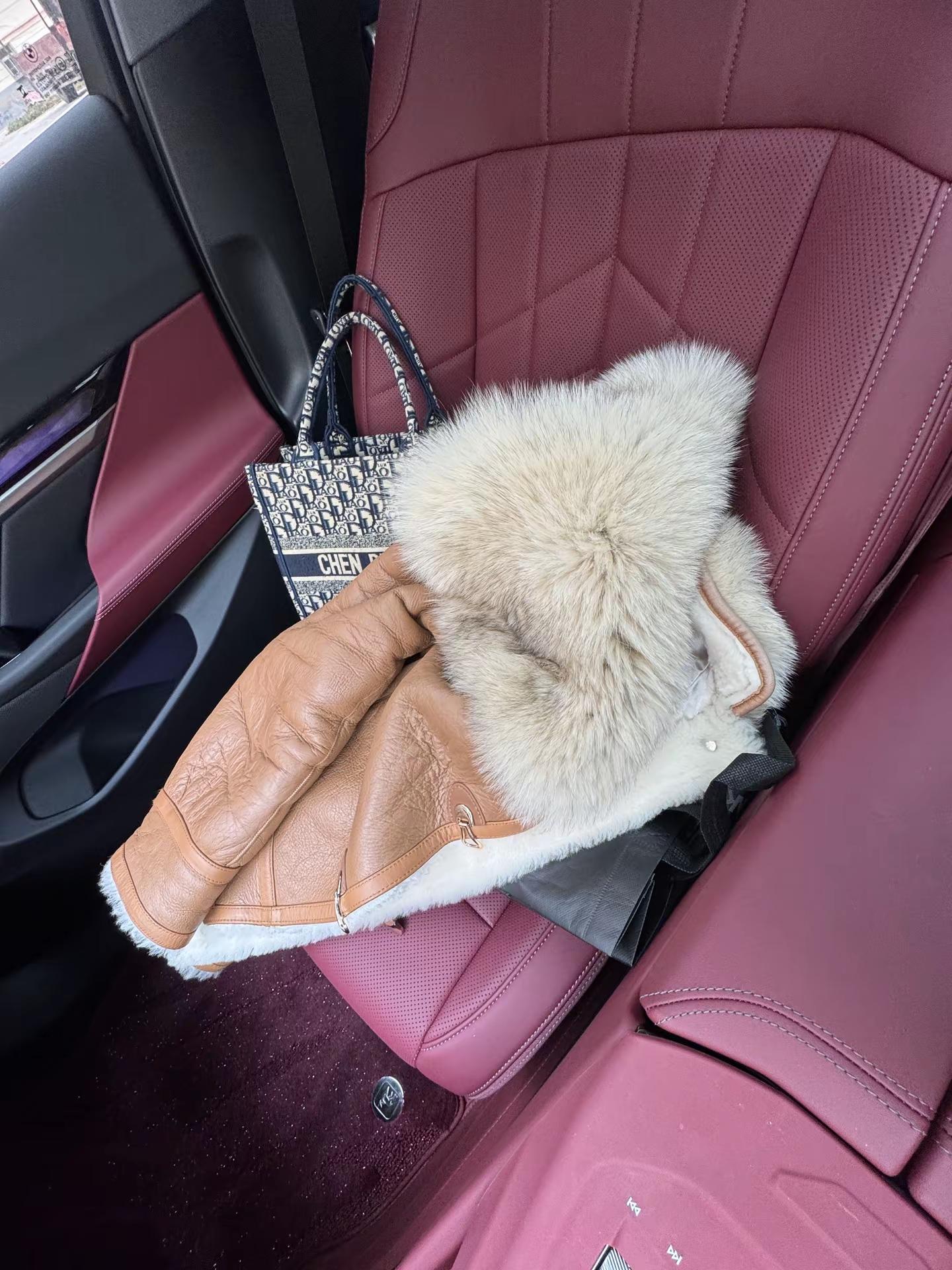 成熟女人的三大标志，买貂皮大衣，买黄金，听凤凰传奇