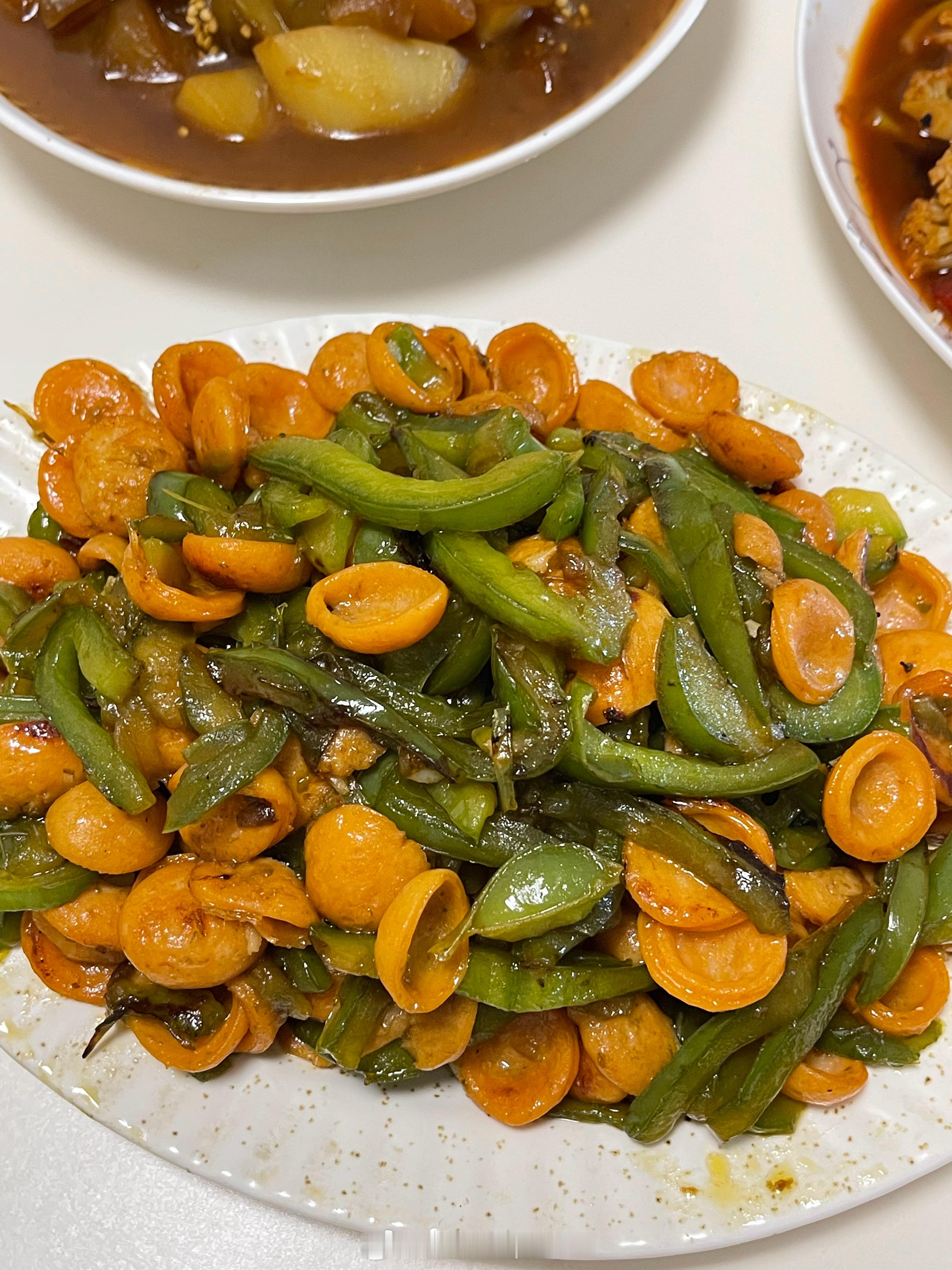 午餐～ 婆婆烙了饼，我炒的菜 ​​​