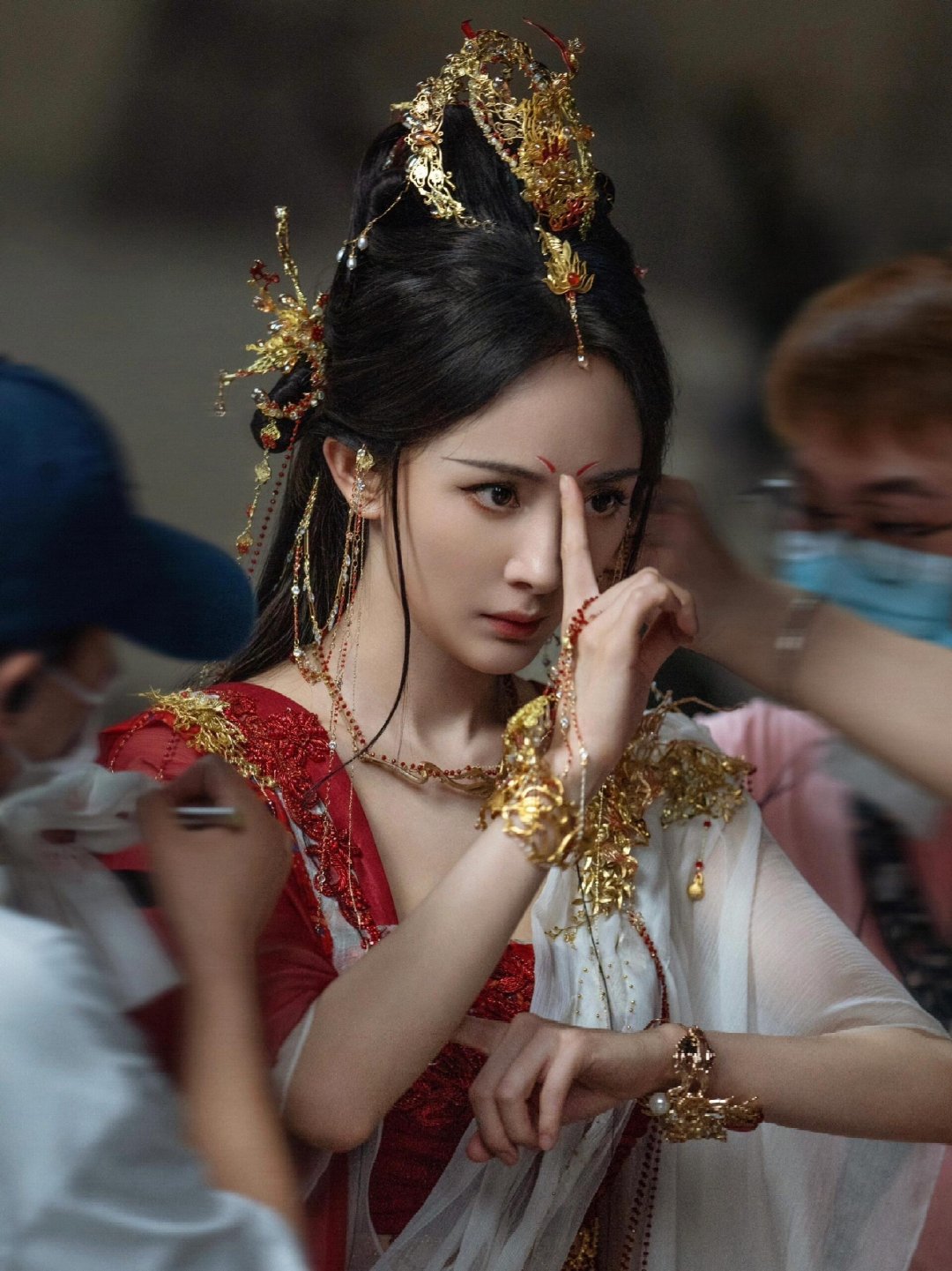#杨幂[超话]##杨幂冯娷##杨幂冯湮儿##杨幂# 
不过是不经意间的一次相遇，我却念念不忘了无数个岁月。 ​