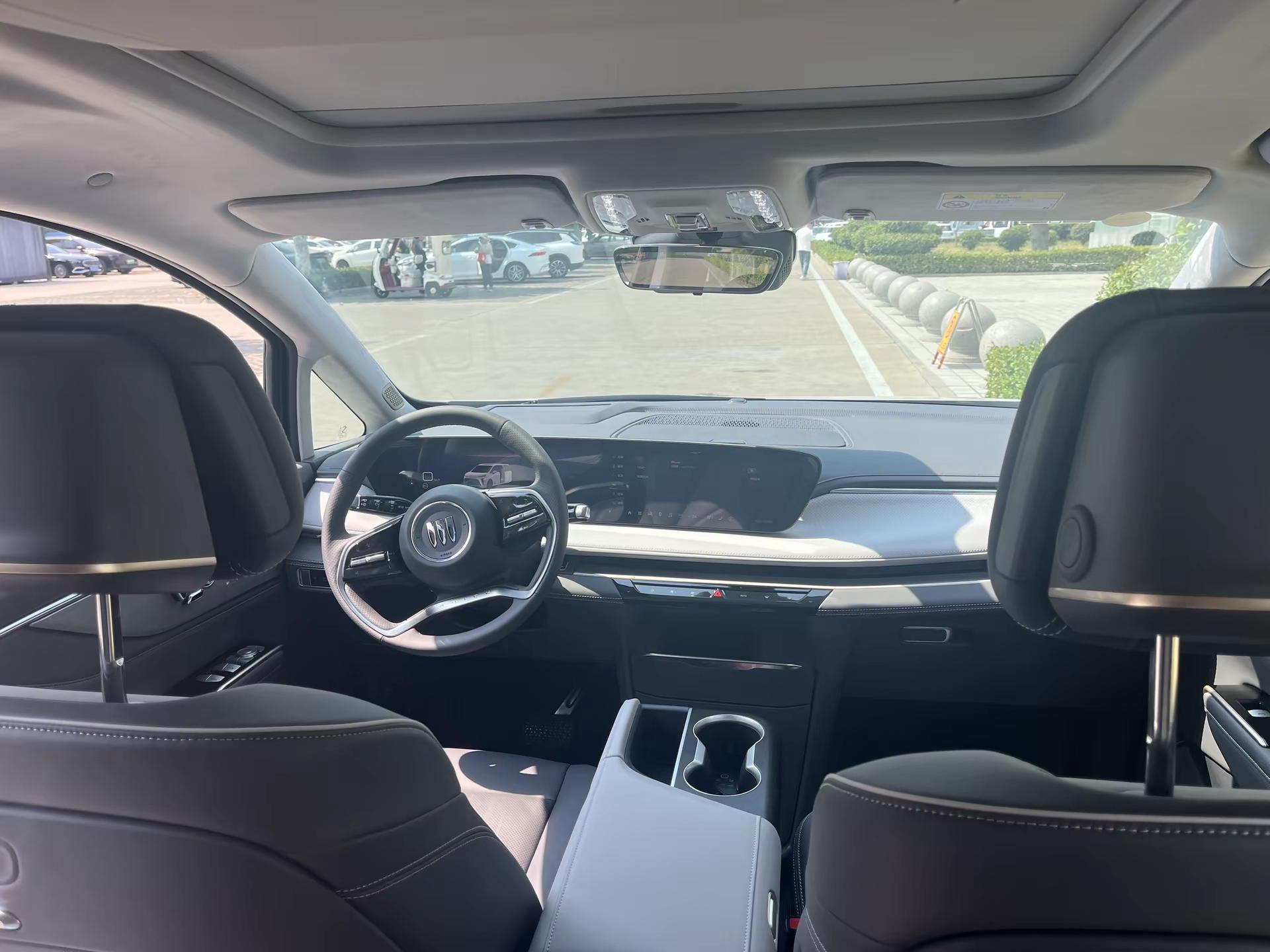 提车啦 别克gl8 沉浸式看车  有一种MPV叫GL8，还有一种叫其他想要富，开商务 想经商，走四方今天开上GL8，明天事业一路发
