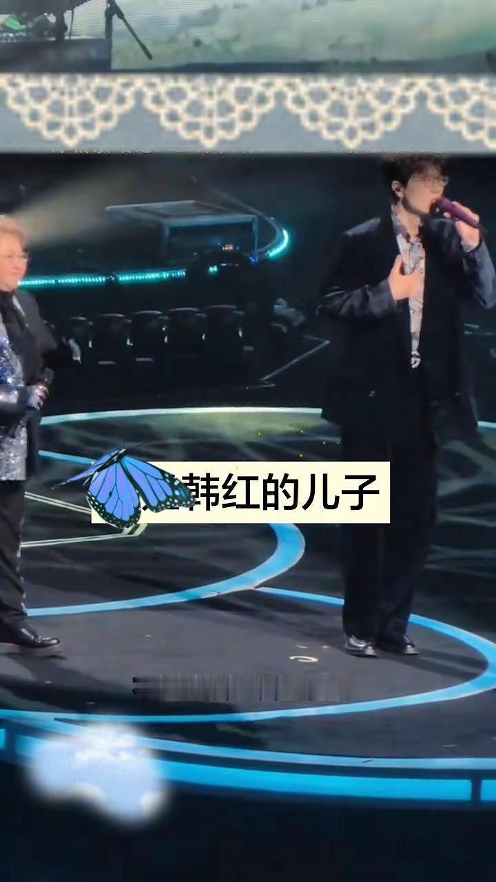 【现场直击： 】这恐怖的射程！加时关键时刻马刺落后3分，文班刚过半场直接出手超远三分扳平比分！nba季后赛马刺vs雷霆