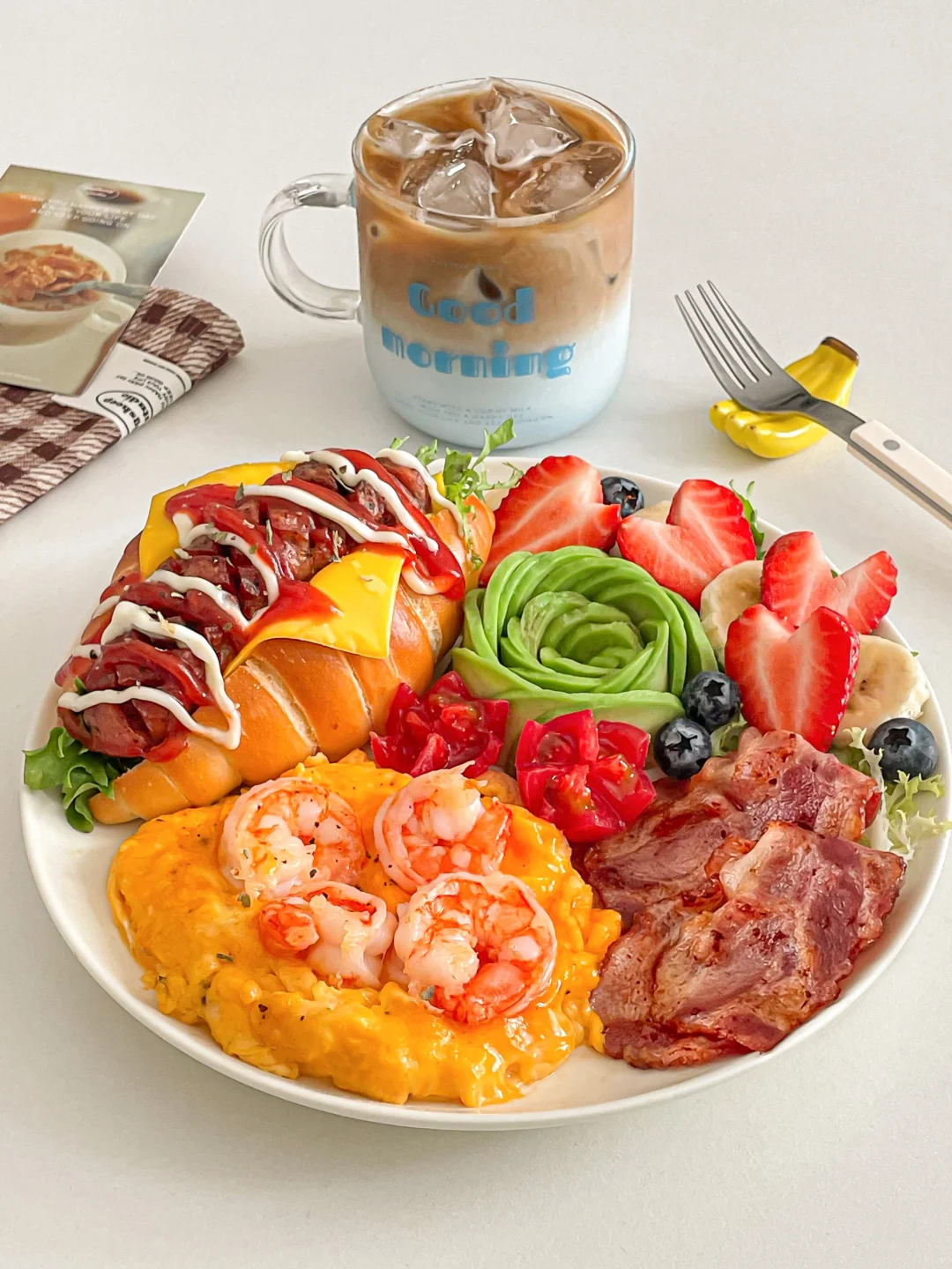 一人食🍴盐卷三明治🌭虾仁🍤滑蛋早餐拼盘