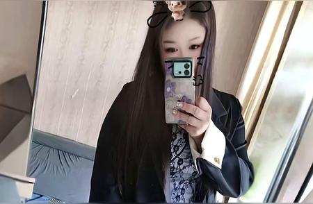 黑丝。好久没发了奥 谁爱看 98年的到底行不行