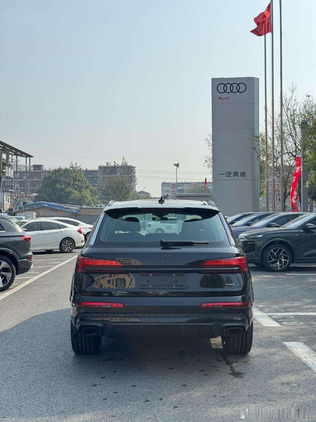 奥迪Q7 55黑武士版本现车一台 奥迪SUV
#奥迪##奥迪q7# ​