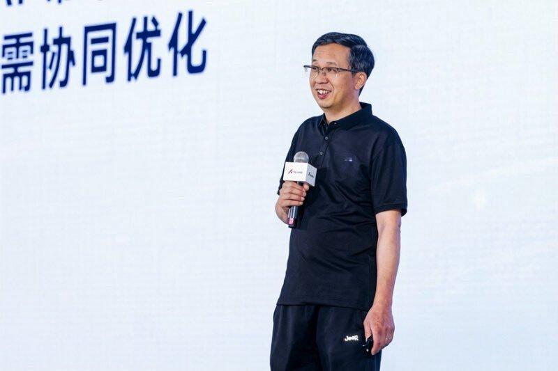 #华为突破冯诺依曼单机架构# 华为Huawei半导体首席科学家廖恒最新论文——嵌套并行冯·诺依曼架构与嵌套式BSP

9月15日，arXiv 上线论文《嵌套并行冯·诺依曼架构与嵌套式 BSP》Nested Parallel von Neumann Architecture and Nested BSP（ Heng，华为Fellow、华为海思 ​