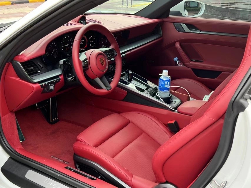 保时捷992选红内饰的比例超高08676767