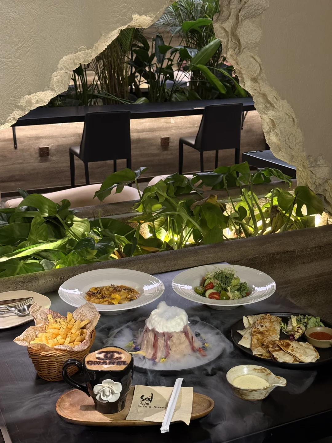 Soil大地｜静谧暗黑系小众西餐质感餐食