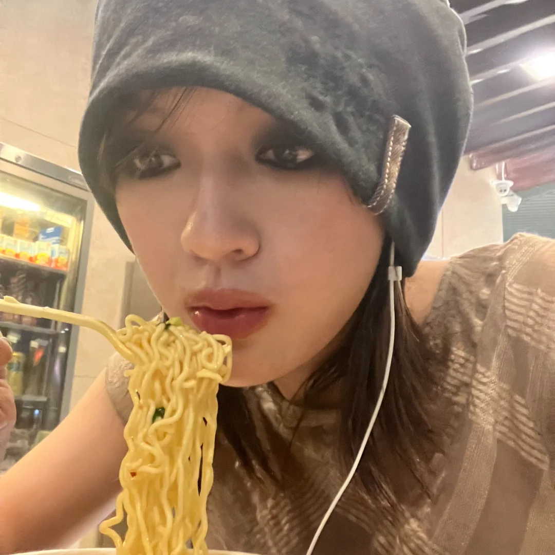 文淇更新ins动态🍜💅🏻🤳🏻