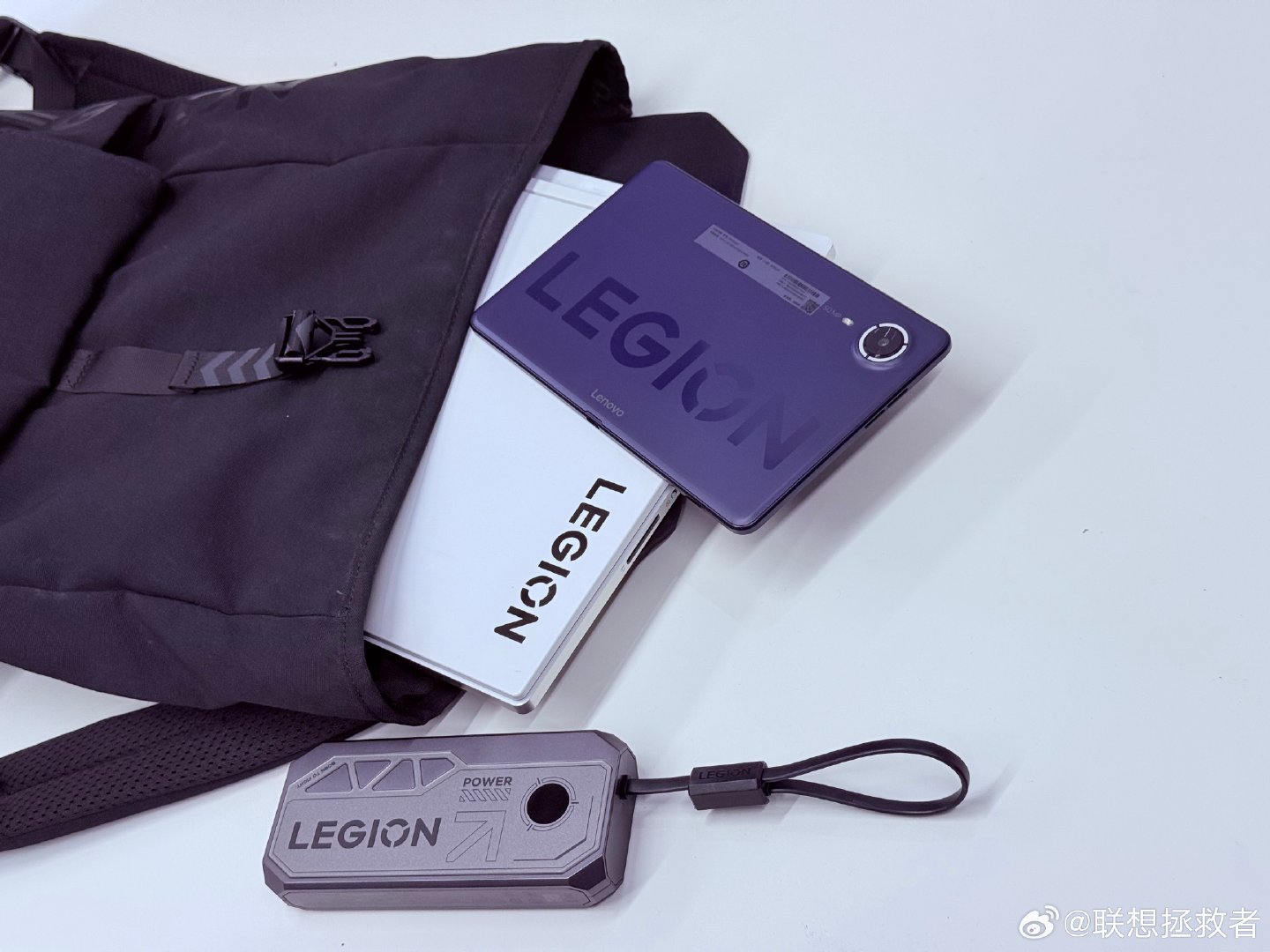 #开学# 了，上课带这些应该够了吧[doge]
你们上课一般都带啥必带的东西，分享下让大家抄抄作业？
【评论区】抽2个小伙伴送出拯救姬周边套组

#拯救者小平板大5G# 
#联想AI平板拯救者Y700无极# 
#联想拯救者[超话]# ​