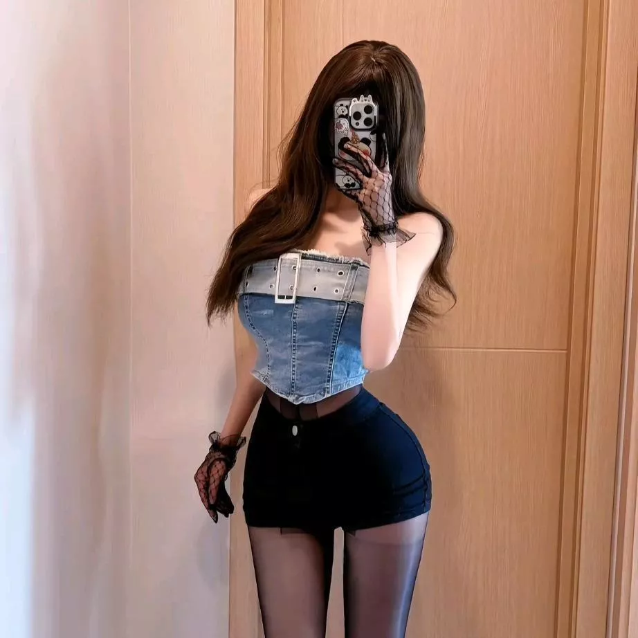 复古牛仔少女，黑丝诱惑，镜面自拍，复古牛仔少女，黑丝诱惑，镜面自拍