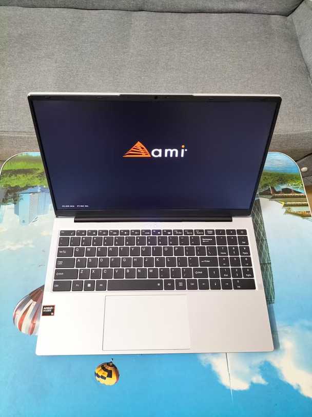 LGHO X64笔记本电脑，15.5寸大屏，AMD Ryzen 7 4800H八核处理器，16G DDR4内存，AMD Radeon显卡，512G固态硬盘，支持WiFi，Windows 10专业版系统。鲁大师跑分高，性能强劲，办公学习、上网课、看视频、轻度游戏都没问题。#开学季笔记本电脑怎么选 #二手笔记本电脑 #轻薄本 #笔记本电脑 #电脑推荐 #笔记本维修 #笔记本 #办公电脑