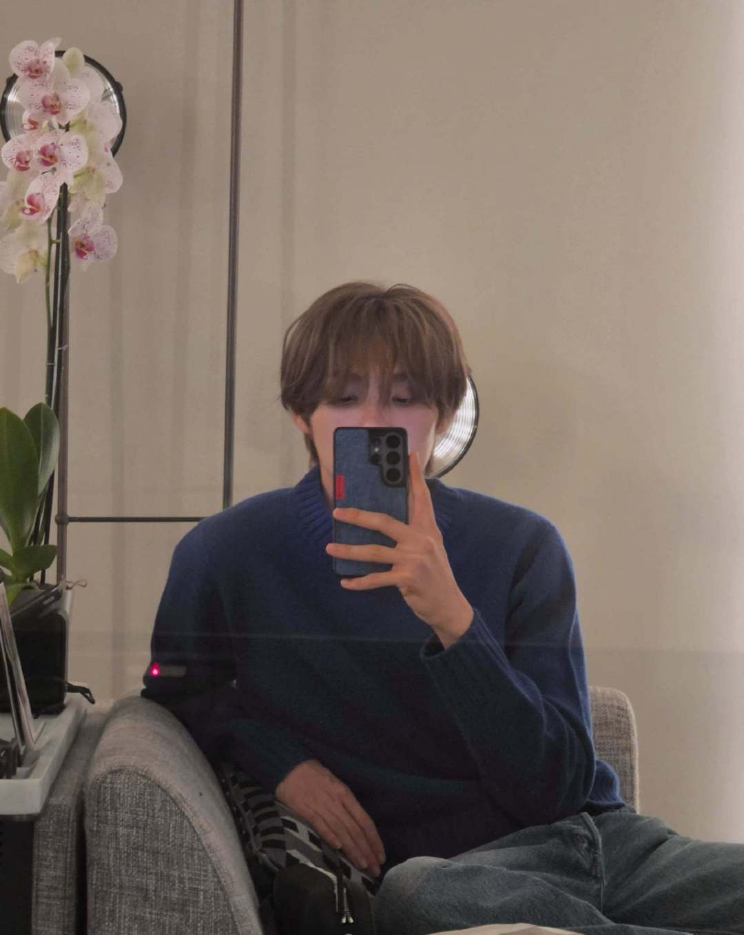 别人拿屁股手机拍对镜的时候，宰哥掏出一个三星也是非常有面子 ​