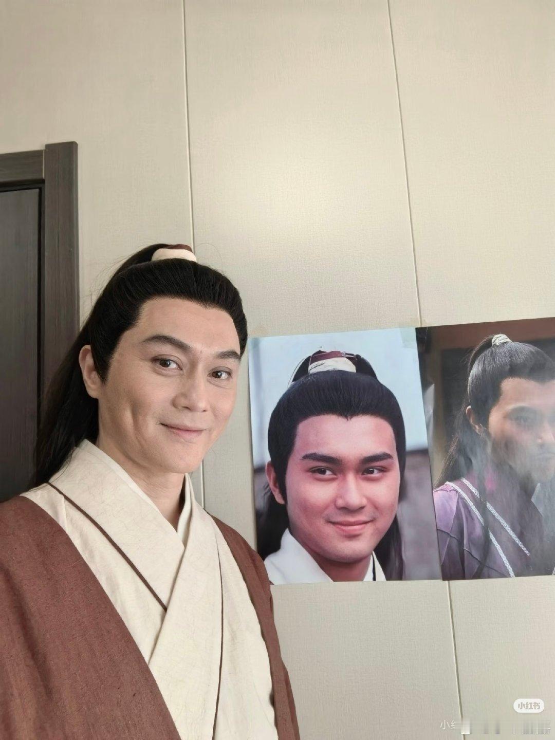 #张智霖[超话]# 33年前靖哥哥和33年后的靖哥哥，一点也没多大变化，还是我们的靖哥哥 ​