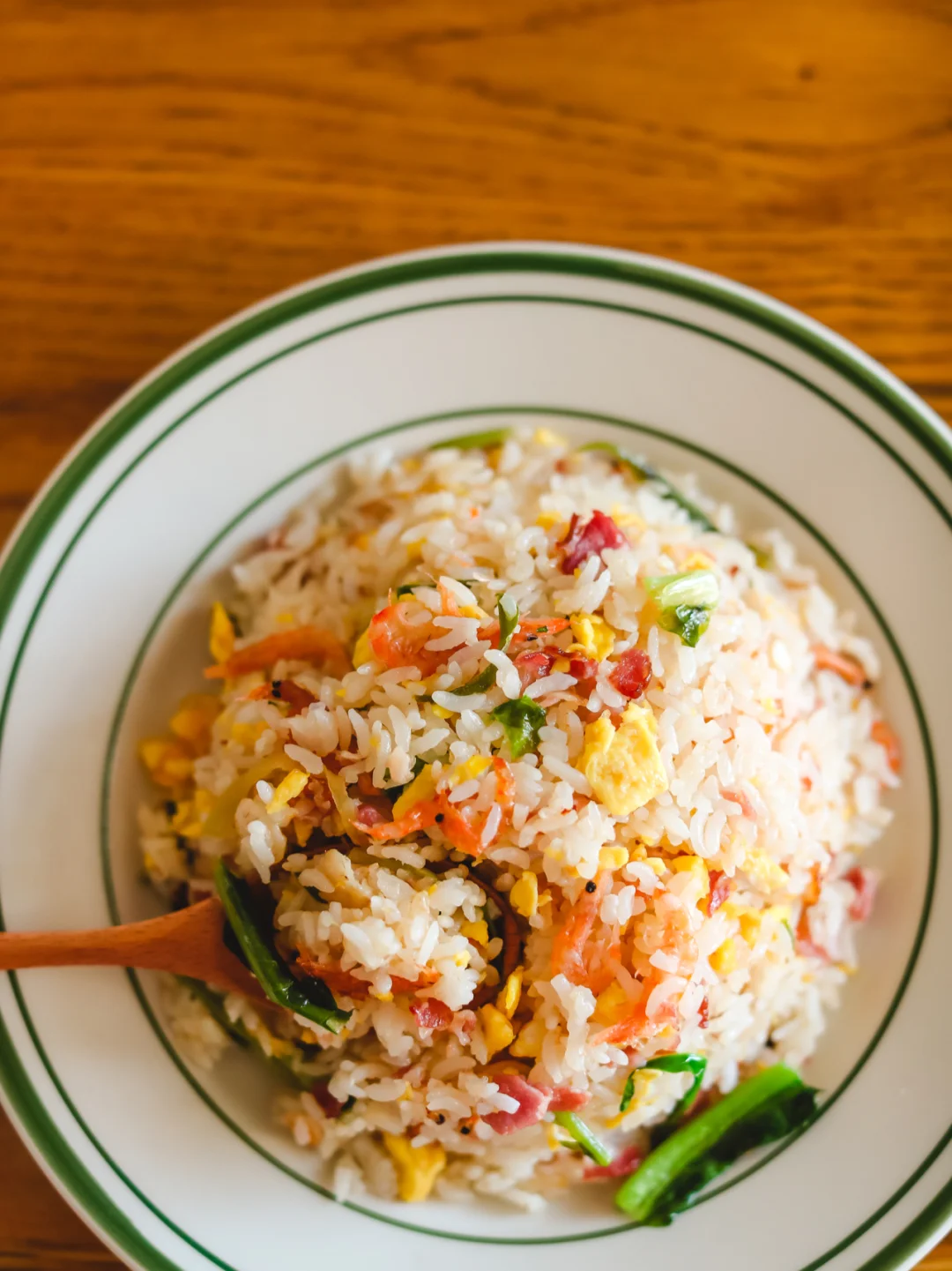 每日早餐-培根莴苣叶味增蛋炒饭