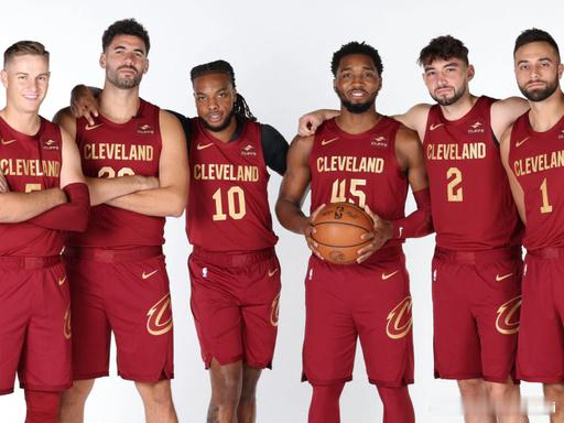 NBA    克利夫兰骑士VS底特律活塞先看骑士，优势与隐患并存。球队...