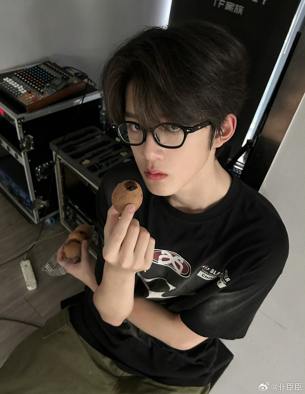 #官俊臣[超话]#💜想念👓小官#官俊臣奶系少年人间宝藏# ​