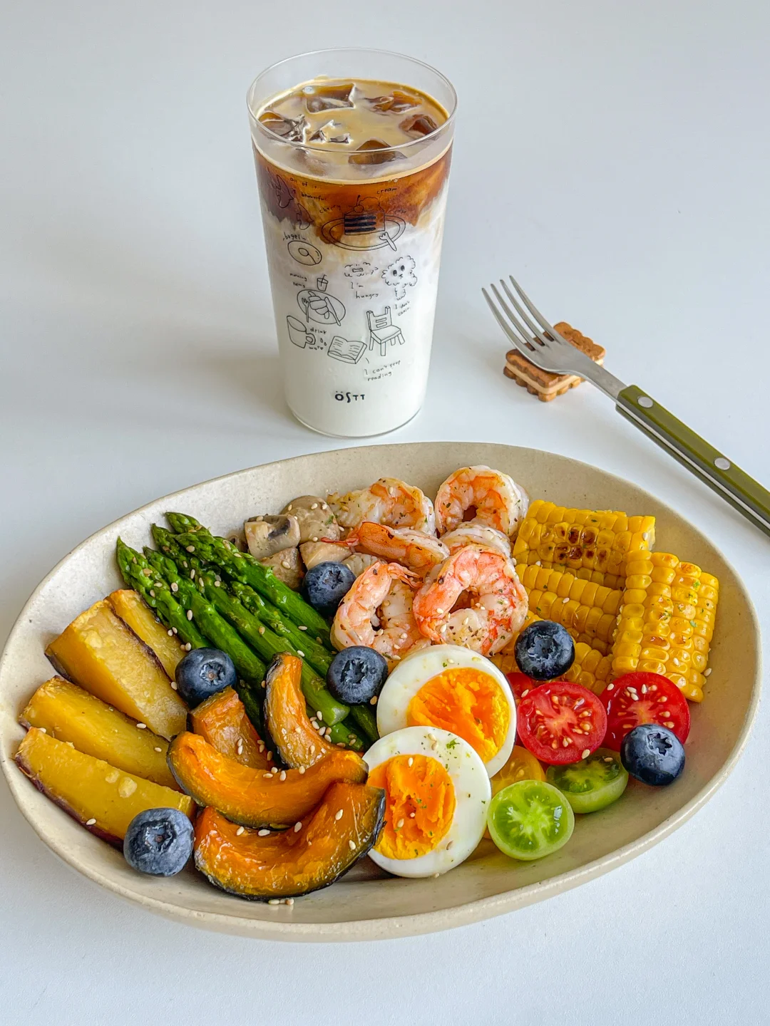 干净饮食🥗烤贝贝南瓜红薯玉米拼盘拿铁☕️