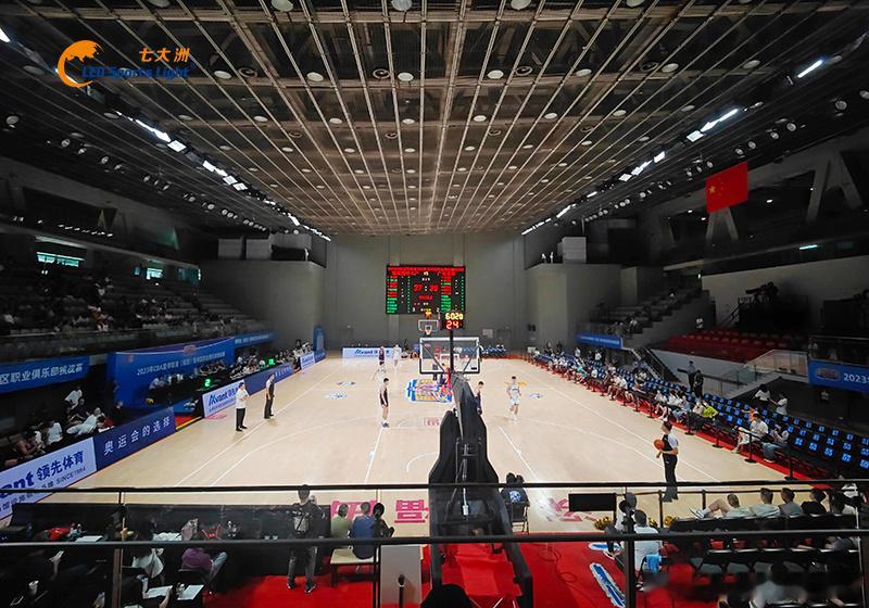 🏀一场胜利背后的“隐形队友”

中国男篮89:87绝杀黎巴嫩，#杨瀚森# 2.2秒准绝杀！🎉 精彩的比赛背后，专业体育照明才是真正的幕后功臣👇

▪️无频闪：4K慢动作回放零波动
▪️防眩光：球员投篮仰角不刺眼
▪️高显色：Ra≥90精准还原每一帧
▪️智慧切换：篮球/羽毛球多模式一键搞定

广东七大 ​