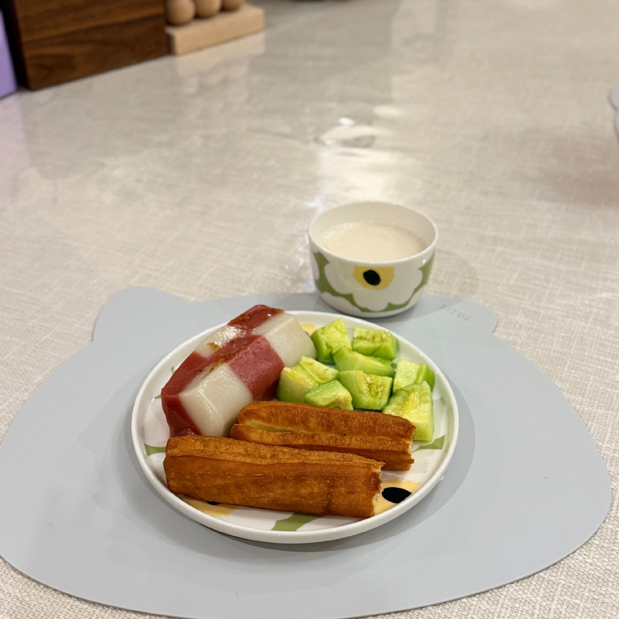 🥛🥖馋豆浆油条油条来自单位食堂豆浆是夜里三点起来看比赛泡豆子磨的幸...