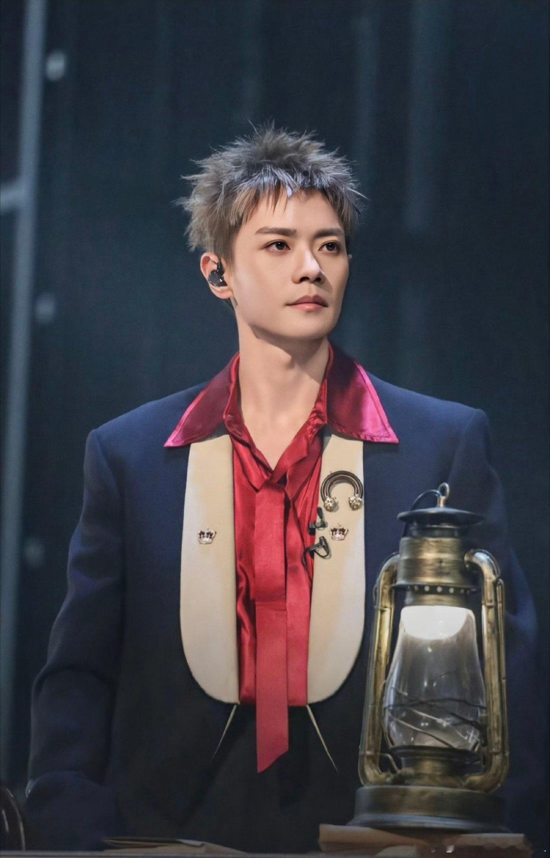 #曹骏[超话]# [心]#曹骏披荆斩棘# 

不是因为无聊才想你，是因为想你才觉得等待的时光有些漫长。

​