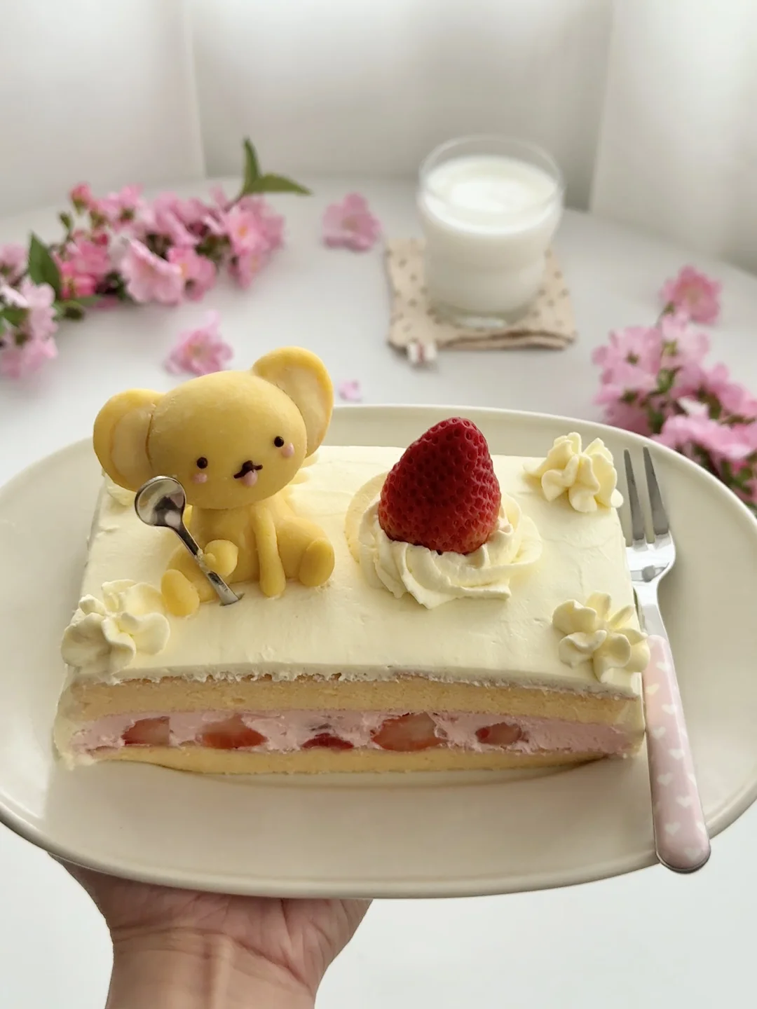 🌸春日甜品｜复刻小樱家的草莓蛋糕🍰