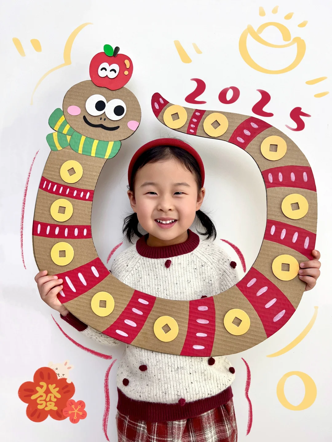 新年手工｜用快递纸箱改造蛇年拍照道具