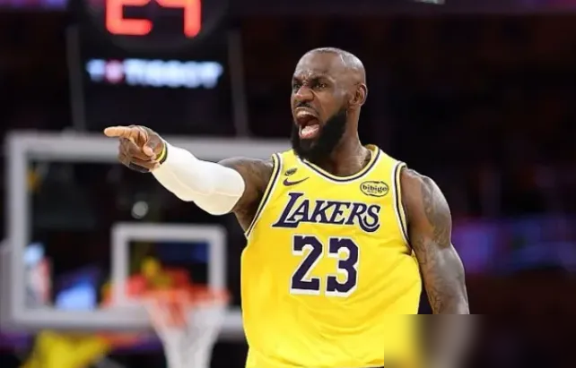 独行侠更衣室有个魔咒，东契奇首节越是狂砍20分，队友反而不会打球了，最...