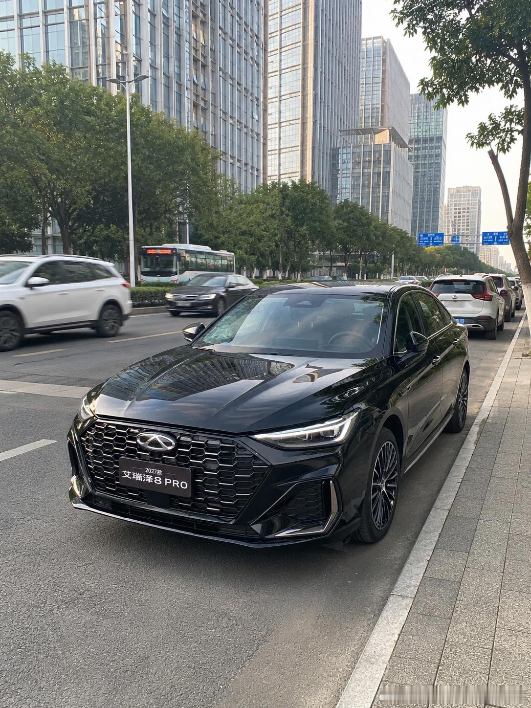 等人半小时，性价比高的车排行榜前十名油车有艾瑞泽8 PRO

约会提前30分钟到停车场往往没有提前排进日程，却是很真实的用车瞬间。等人的时间也要舒服，如果在看性价比高的车排行榜前十名油车，这一幕比“大场面”更值得带进试驾。 人已经有点累时，相关配置提供舒享座椅、伯牙之音14扬声器和超大视野全 ​