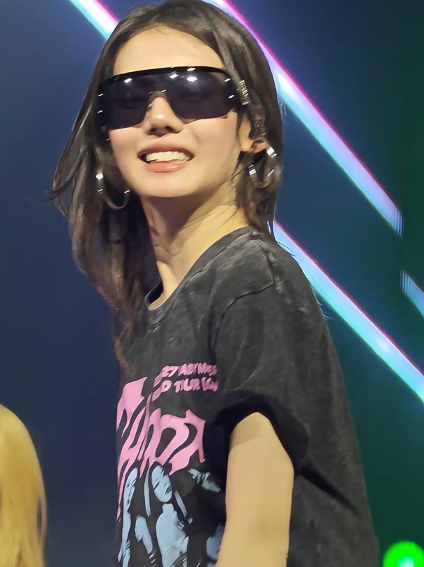 笑的好自信，好美，好喜欢  看一眼心情都变好了🥳#OPPOFindX9Ultra #OPPOFind