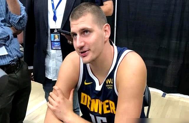 想挑个软柿子捏，结果自己成了软柿子。  掘金队常规赛末尾大规模轮休，就...