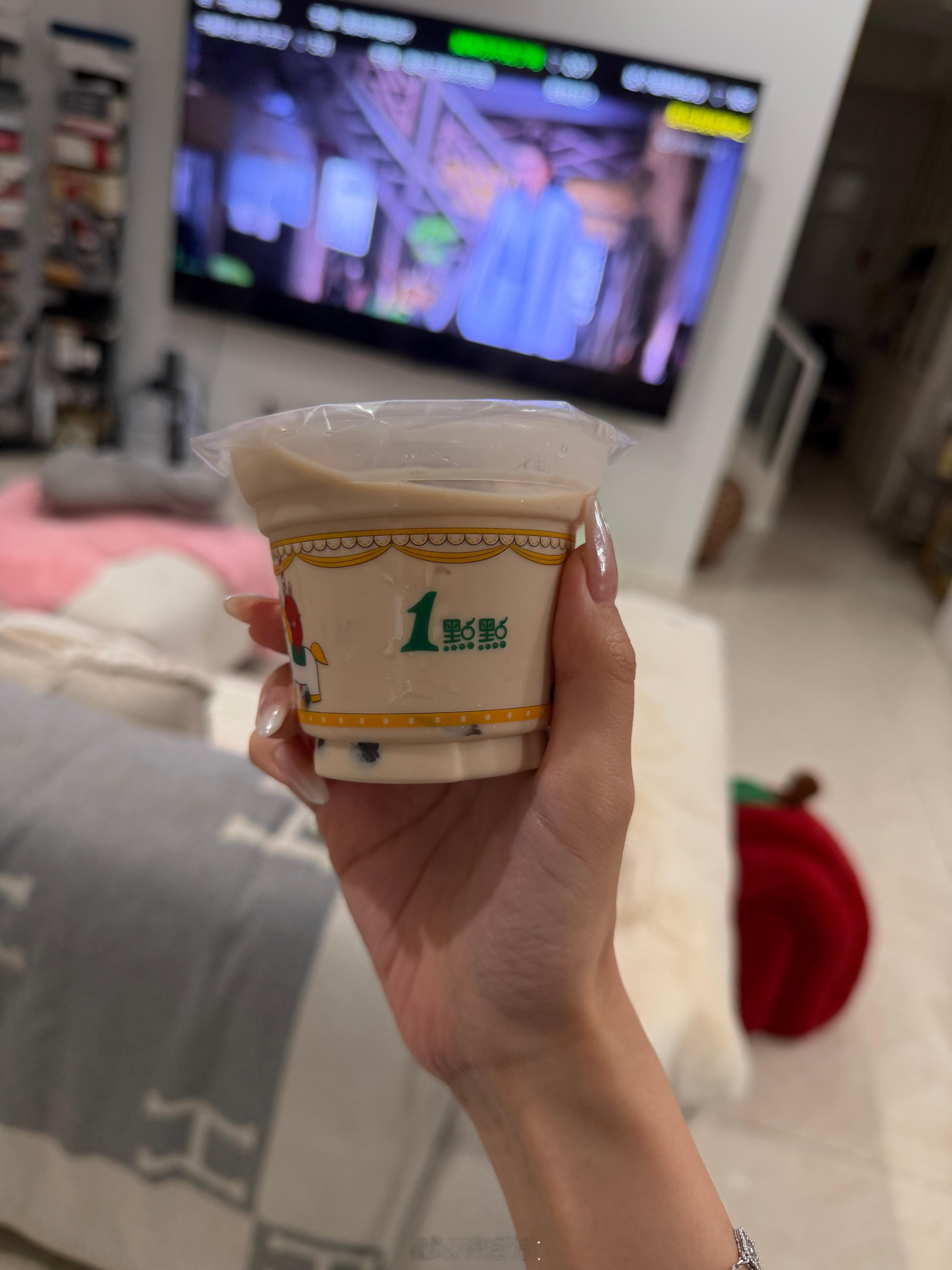 节日快乐  写完了稿子和脚本 快乐