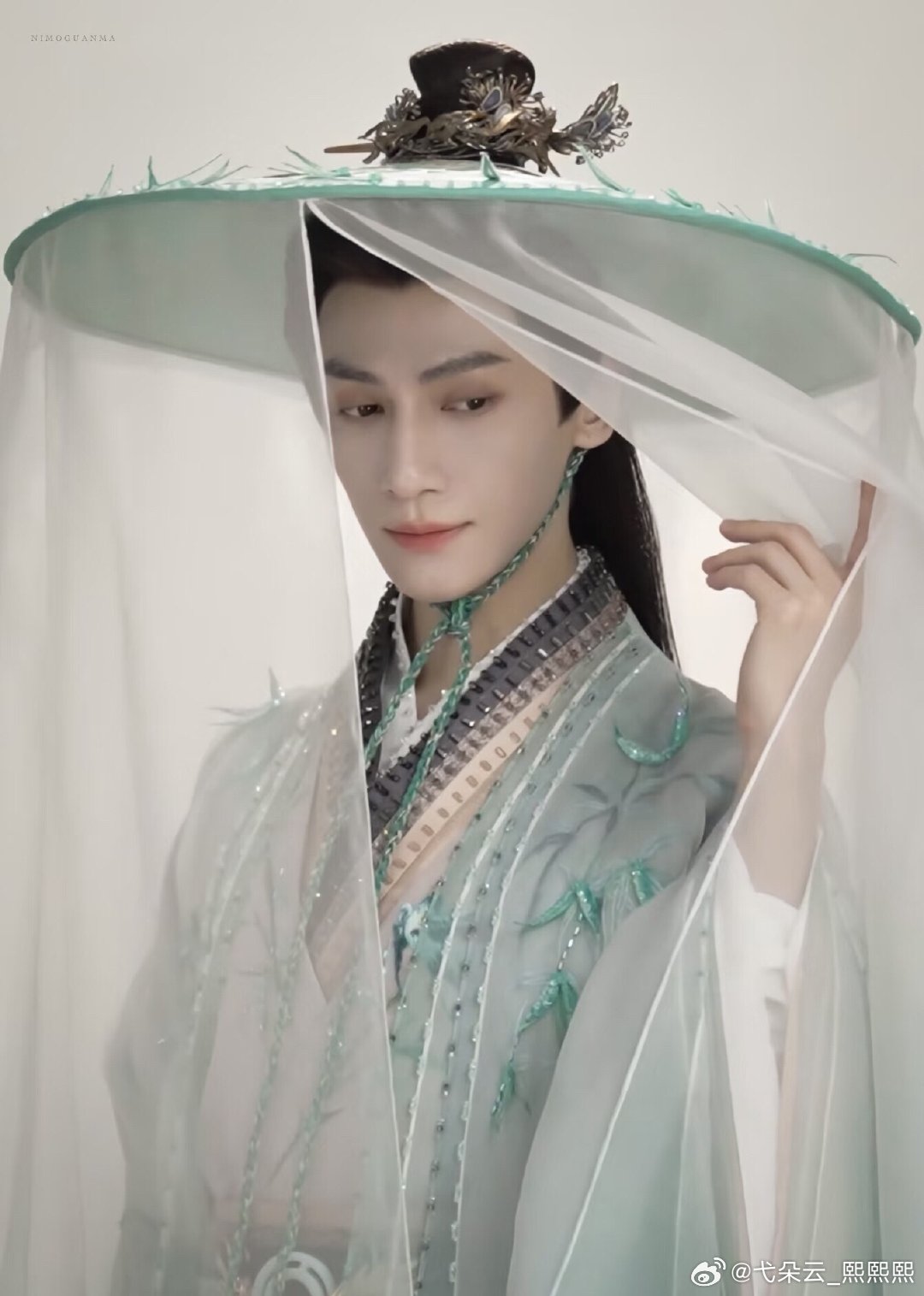 #网传刘亦菲罗云熙将合作咸雪#非官宣不约[柯基]先预约《魅影神捕》吧[打call] ​