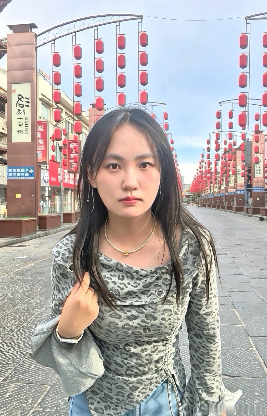 puraX用到现在依旧觉得很可爱[太开心]
但是这前置也太糊了点吧[白眼]
这还是调整过清晰度之后的[无聊]
#purax##华为[超话]# ​