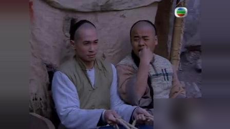 佘诗曼、邓萃雯、张可颐、林保怡，四个加起来两百多岁的人往红毯上一站，热搜直接炸了。
《金枝欲孽》播出20年，这是他们头一回公开合体。主持人让还原经典台词，佘诗曼张嘴就是那句“我同你，无话可说”，邓萃雯眼神一横，还是如妃那个味儿。
底下评论两极分化。一边喊爷青回，一边在吵这剧到底配不配封神。觉得不