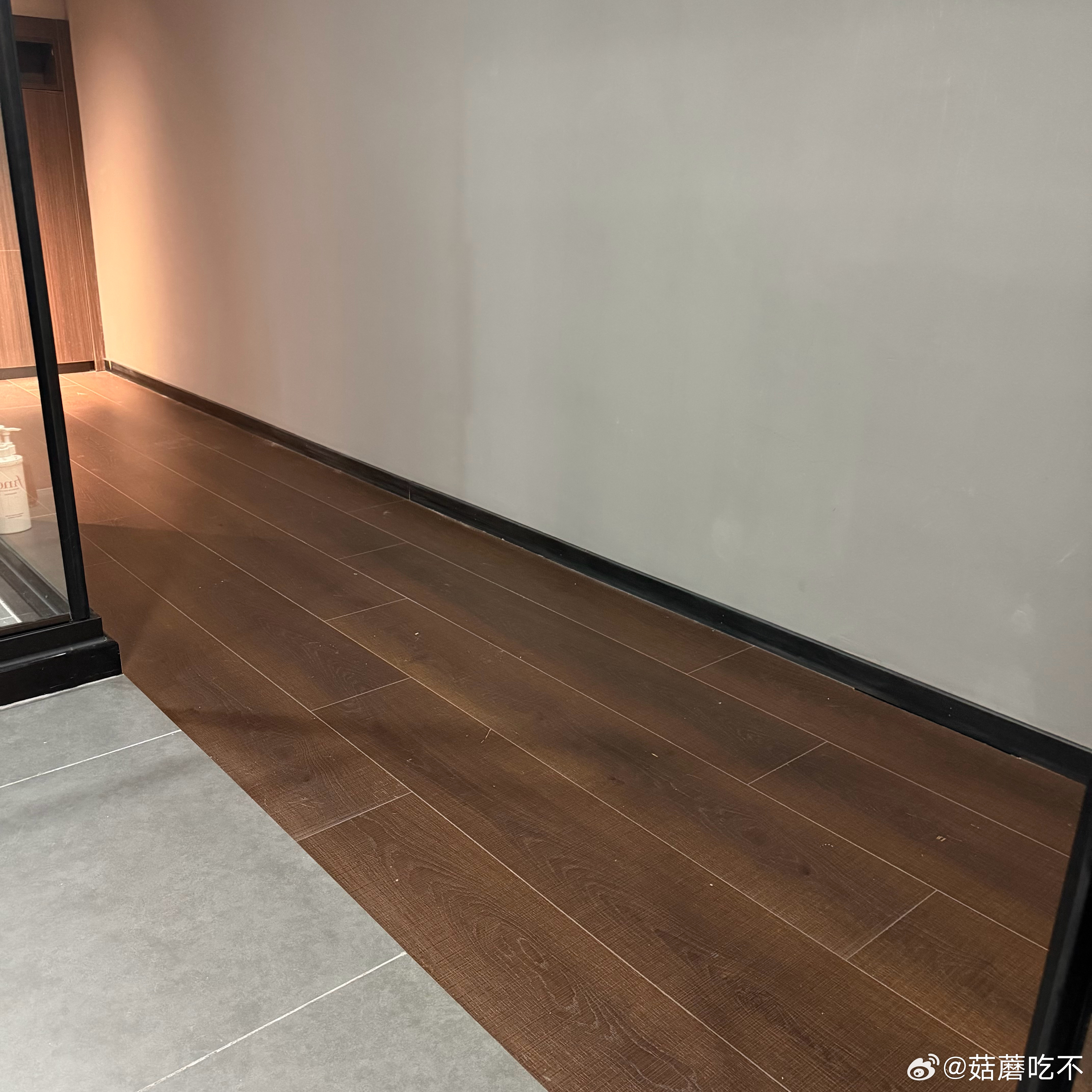 无奖竞猜我在干嘛 ​​​