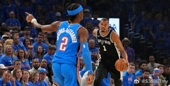 今日NBA官方宣佈，西岸决赛马刺与雷霆的抢七大战，在各大社交媒体平臺上...