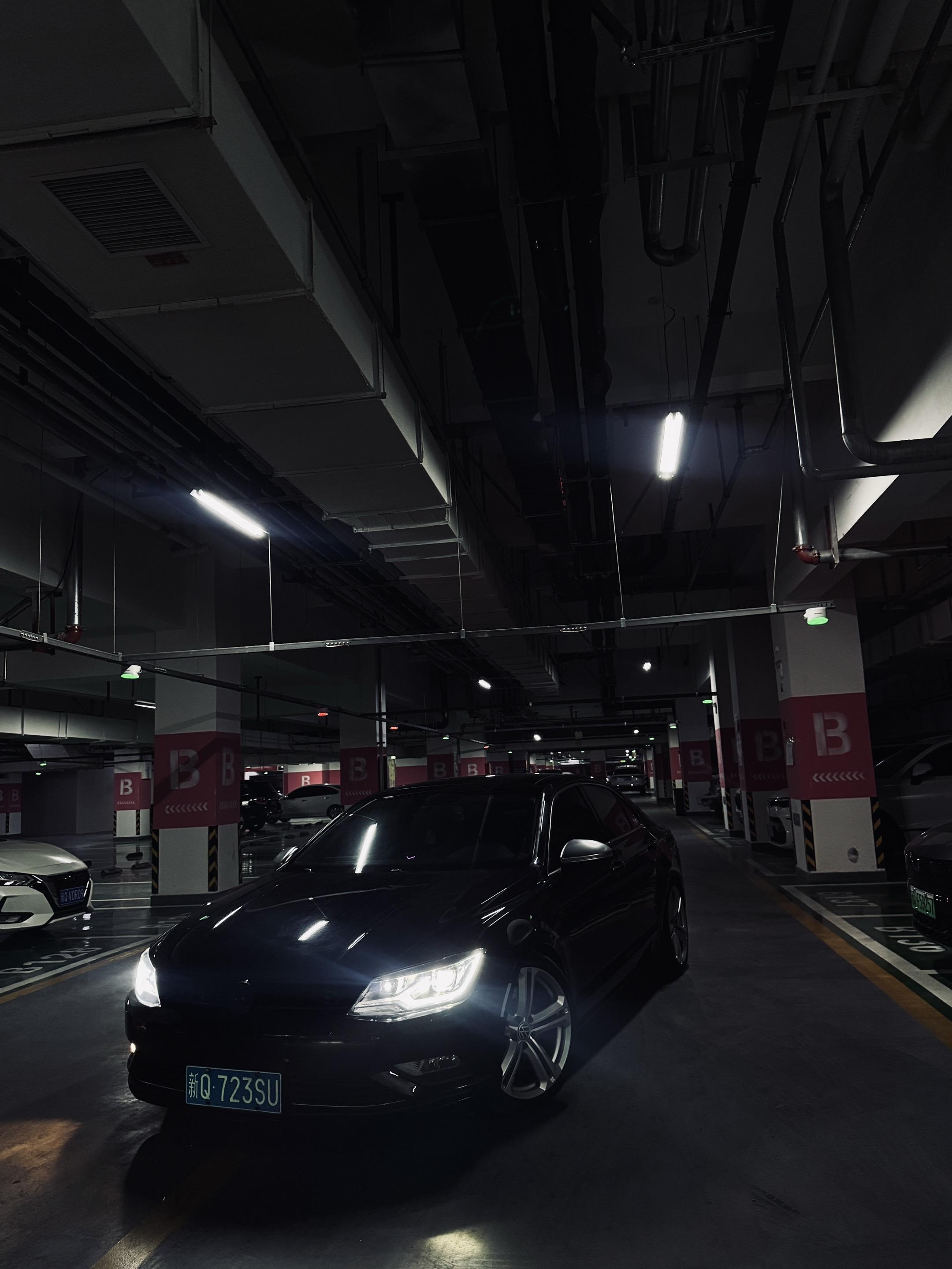 享受汽车的美容！得到自己喜欢的车！在看来你拼不是冰冷的机器