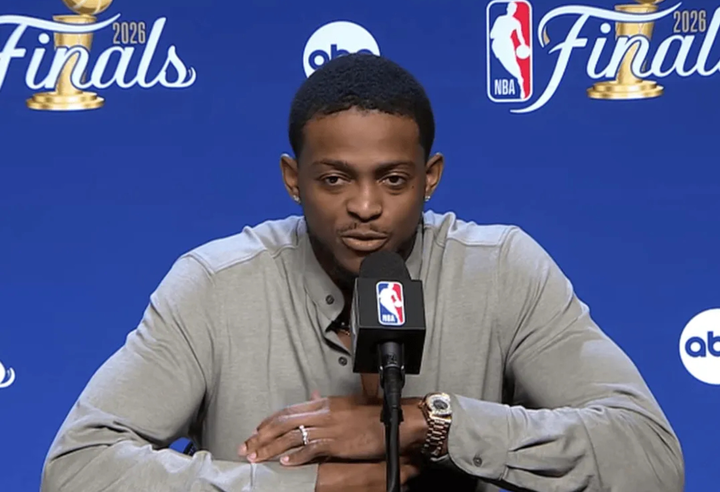 福克斯采访全文：我们有一群很优秀的家伙，这是打好的原因  今日NBA季...