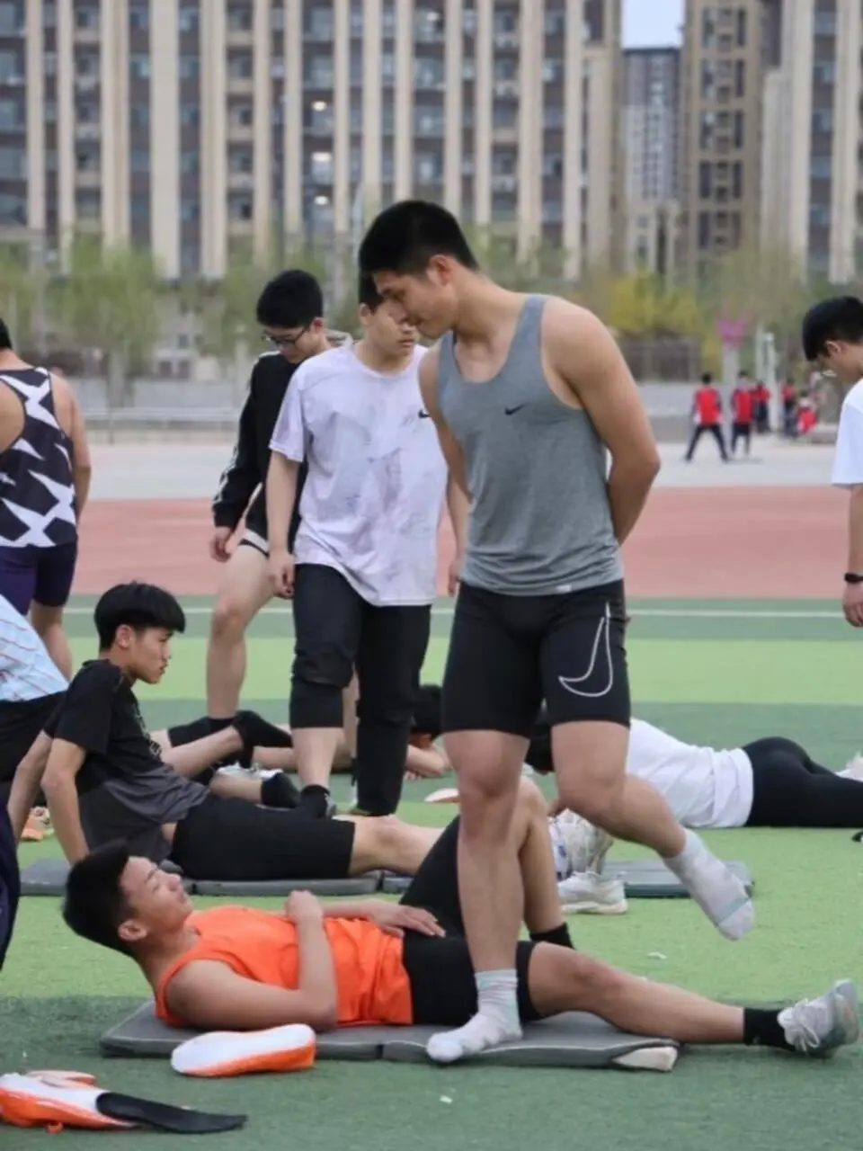 运动完拉伸一下