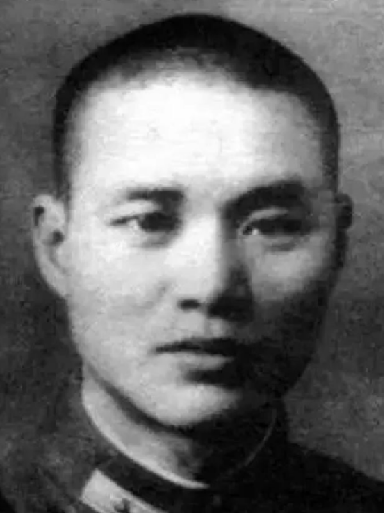 1980 沈醉赴港见改嫁的前妻粟燕萍：三十年恩怨，一番道歉化解半生隔阂
 
参考
