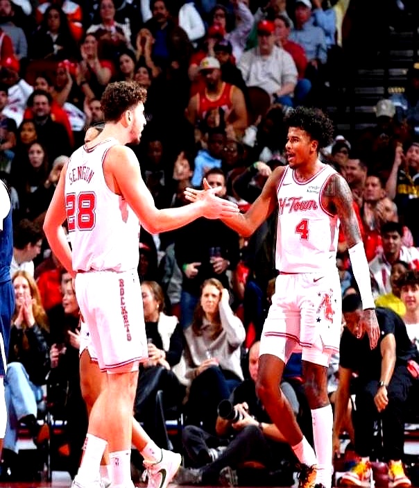 火箭这剧本，好像去年看过？申京这回算是体验了一把杰伦格林的感觉。   ...