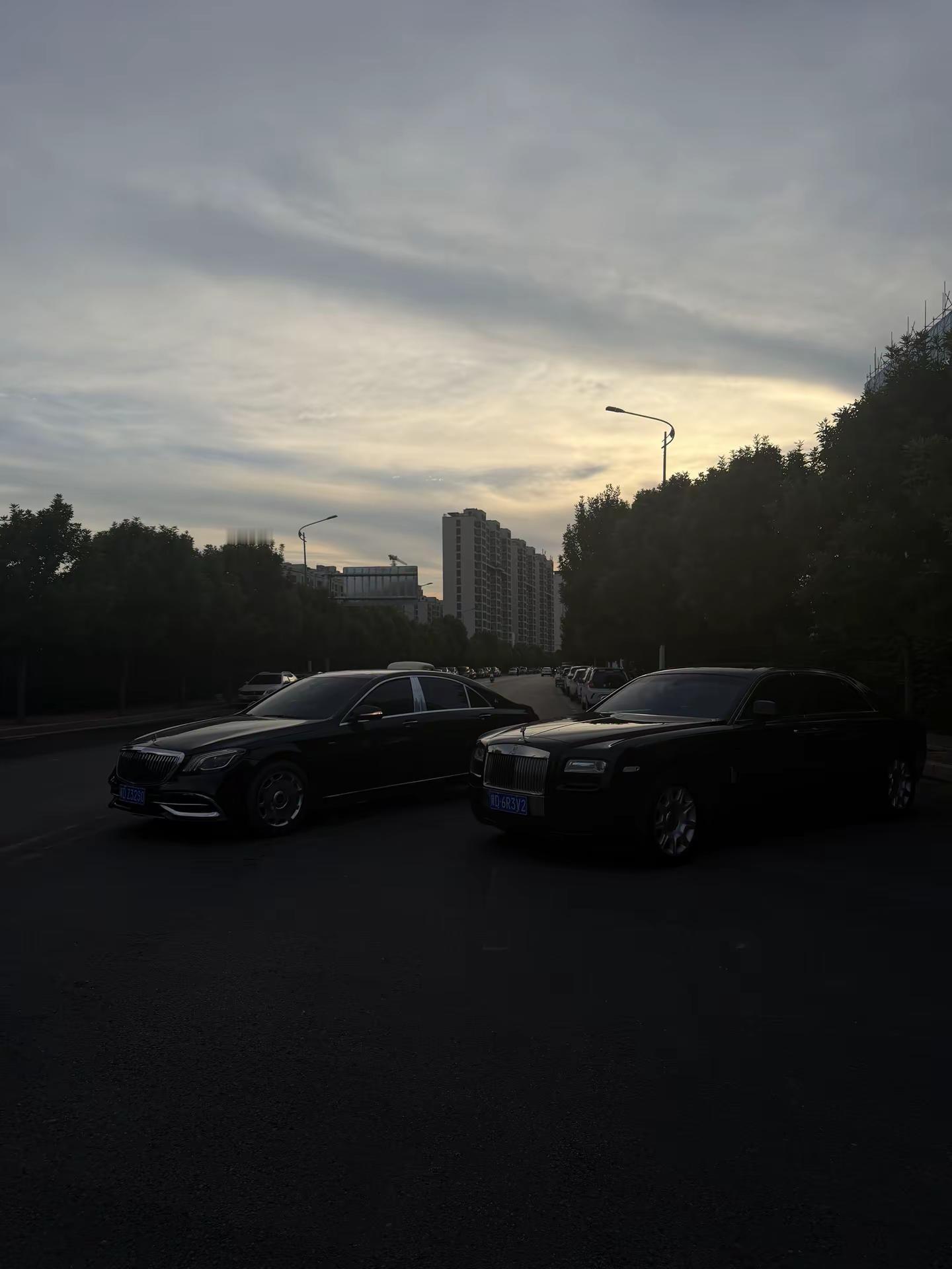 遇到劳斯莱斯 劳斯莱斯街拍 邯郸婚车管家冯大彬 邯郸劳斯莱斯冯彬 德系车的压迫感