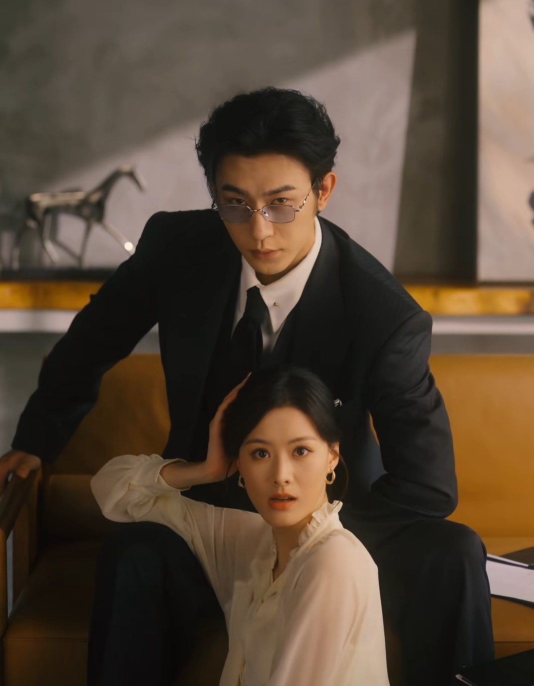 #婚后恋爱禁止条例# 
出身自盛產戀愛腦世家的蔣晝為了不變成戀愛腦，自小修行自身，克制慾望，發誓絕不會為了一個女人而失了智昏了頭，因此他特意娶了同樣克己復禮大家閨秀典範的黃依然為妻。但某一天，他突然聽到了妻子的心聲。
#沉思##赵夕汐# 
看過譚鹽鹽的版本，就已經覺得很有趣，看網友評論這版 ​