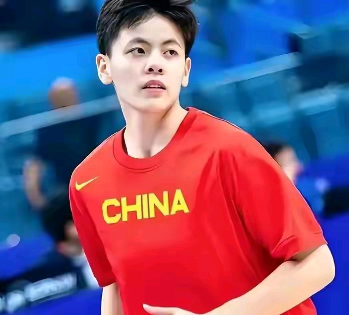 二连败，中国女篮不敌意大利，球员评分：张子宇最佳，罗欣棫回暖不是张子宇最佳，而是她最高[大笑]
看米国和西班牙的比赛 就是一个攻防转换没有几个队能跟上 太快了 并不是很精细 就是三五个回合就把对方体力拉垮了。国人不可埋怨中国女篮，此比赛是热身赛非正式比赛。所以我们不能暴露自己的真正实力！