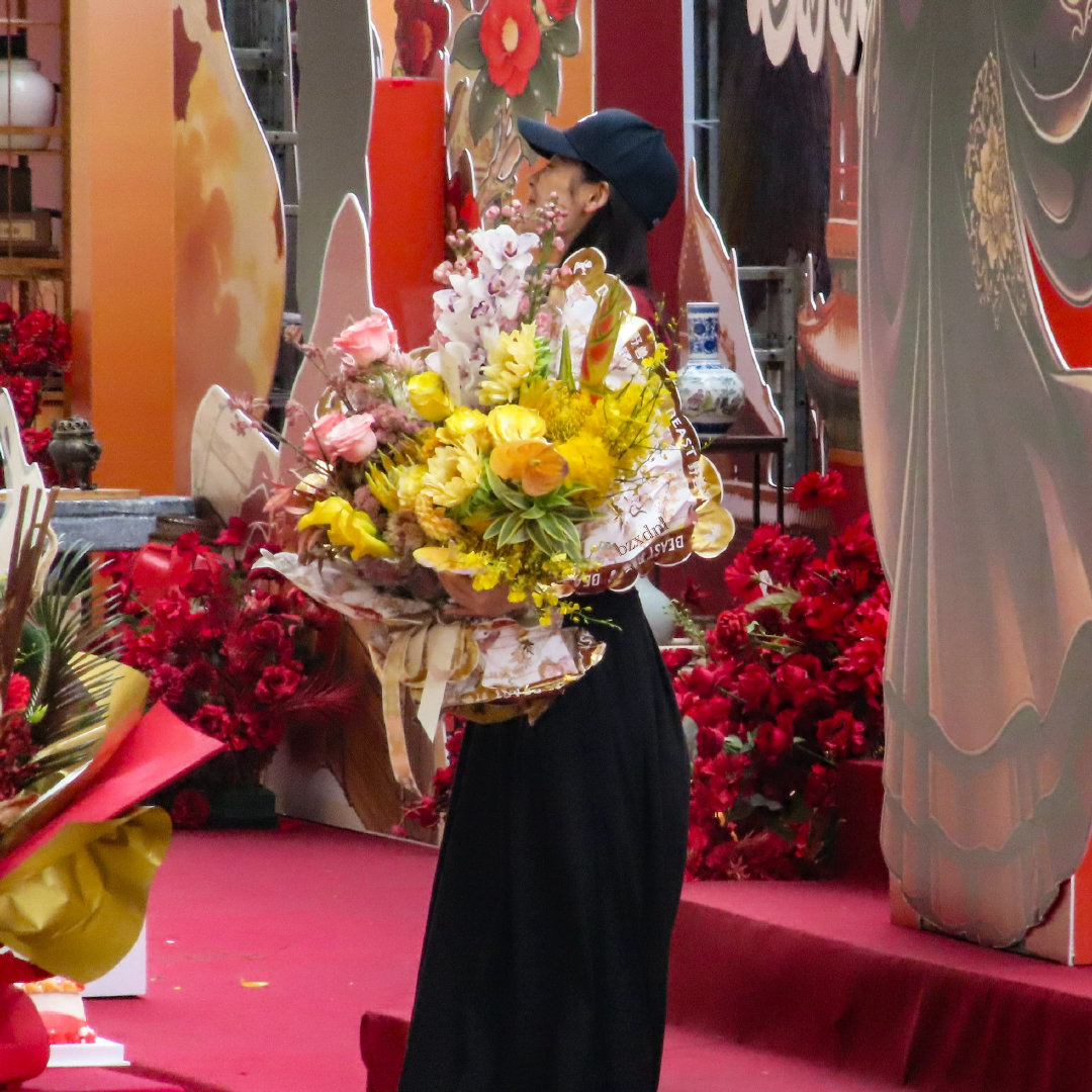 小宝宝一定要一直快快乐乐幸幸福福呀[手指比心]
#陈丽君这才是最尊重观众的女扮男装# ​
