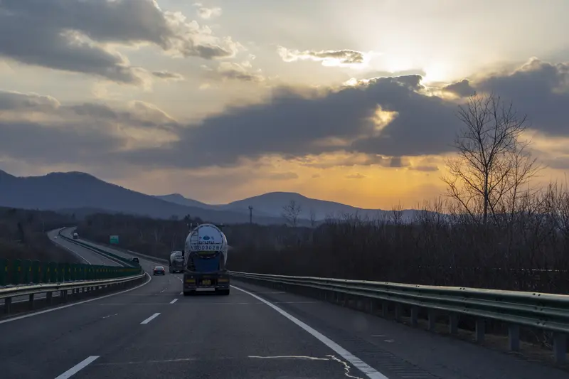 不知道哪一个先来？好好的一个人，正是年富力强的时候，也是上有老、下有...