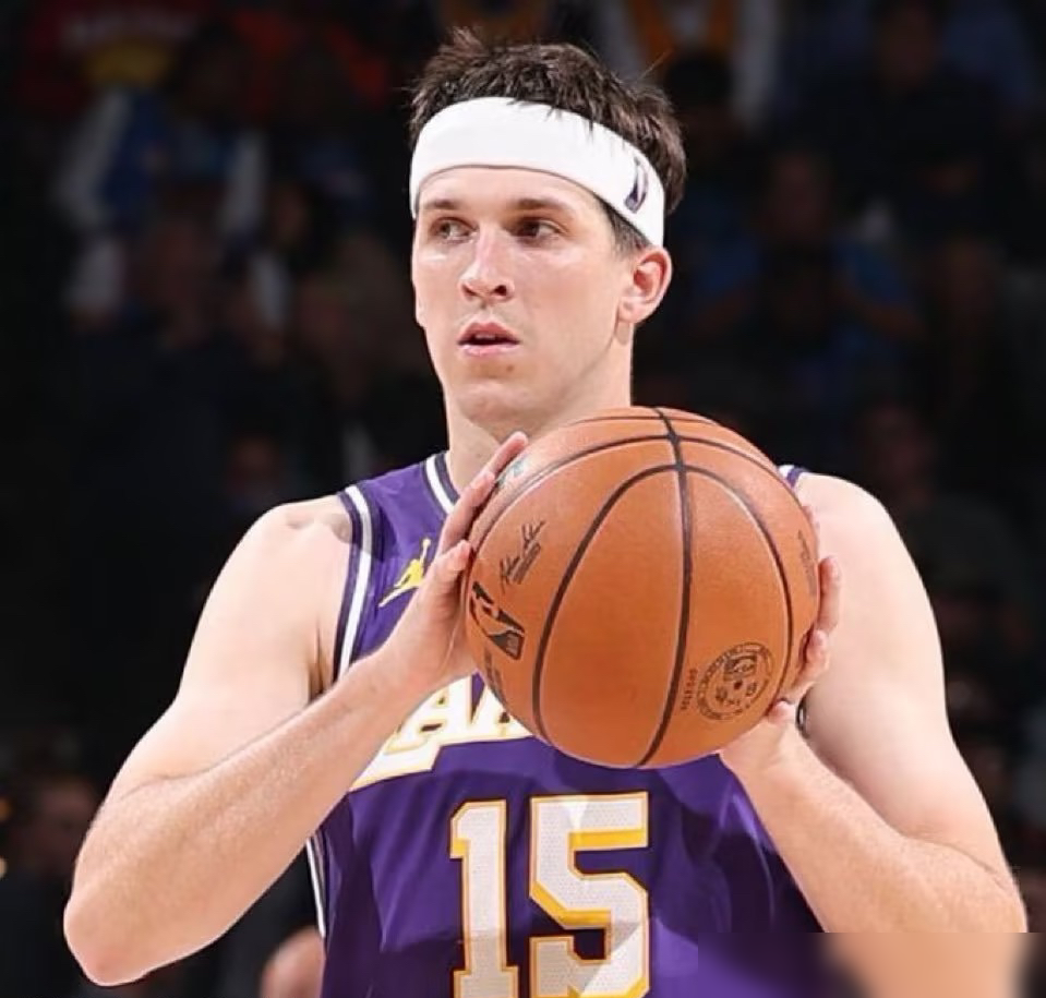 赢麻了，反而把自己锁死了。湖人3-0手握赛点，现在却因为里夫斯伤退，搞...