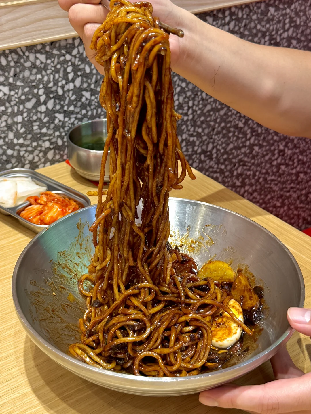 韩剧同款炸酱面！韩国吃法vs本人吃法…